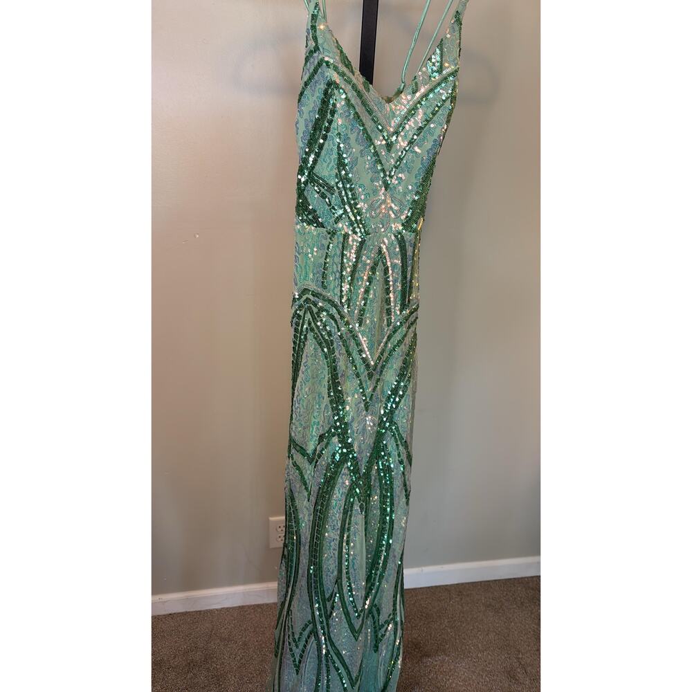 Midnight doll - Sequin Print Midnight Dress with V-Neck - Picture 2 of 5